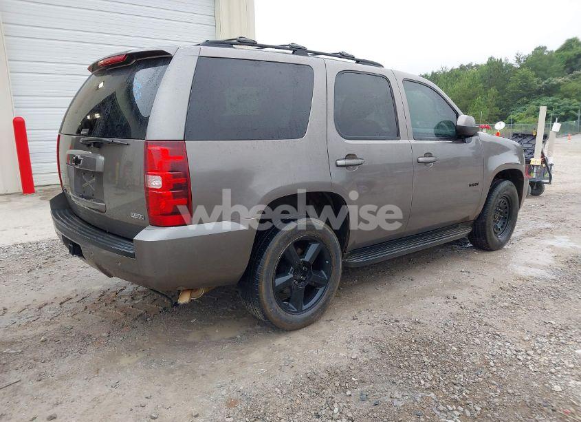 Photo 4 of 2012 Chevrolet Tahoe LT (VIN 1GNSCBE01CR123298)