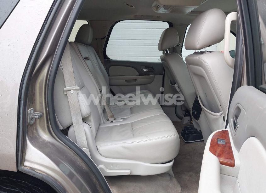 Photo 8 of 2012 Chevrolet Tahoe LT (VIN 1GNSCBE01CR123298)