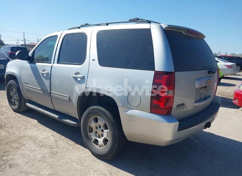 Photo 3 of 2012 Chevrolet Tahoe LT (VIN 1GNSCBE01CR125343)
