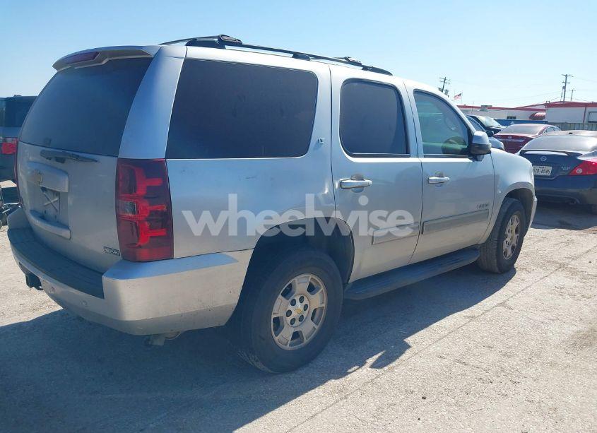 Photo 4 of 2012 Chevrolet Tahoe LT (VIN 1GNSCBE01CR125343)