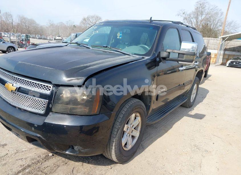 Photo 2 of 2012 Chevrolet Tahoe LT (VIN 1GNSCBE01CR133099)