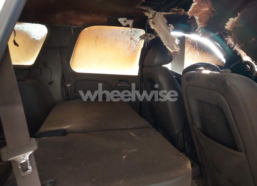 Photo 8 of 2012 Chevrolet Tahoe LT (VIN 1GNSCBE01CR141302)