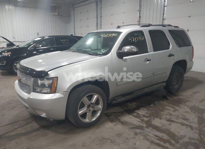Photo 2 of 2012 Chevrolet Tahoe LT (VIN 1GNSCBE01CR326465)