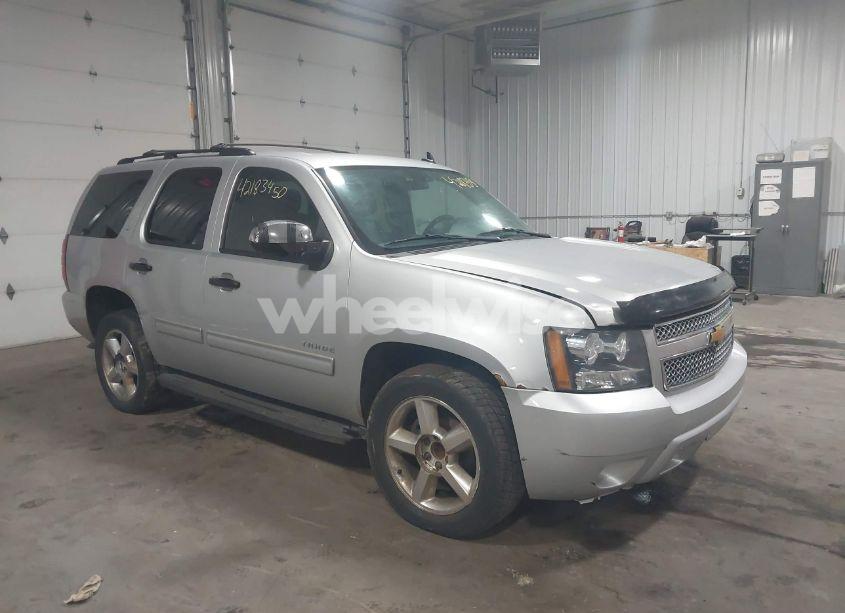 Photo 6 of 2012 Chevrolet Tahoe LT (VIN 1GNSCBE01CR326465)