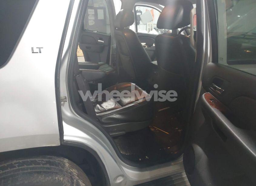 Photo 8 of 2012 Chevrolet Tahoe LT (VIN 1GNSCBE01CR326465)