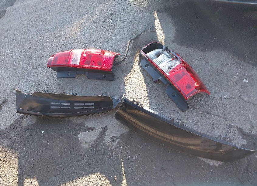 Photo 12 of 2013 Chevrolet Tahoe LT (VIN 1GNSCBE01DR171272)