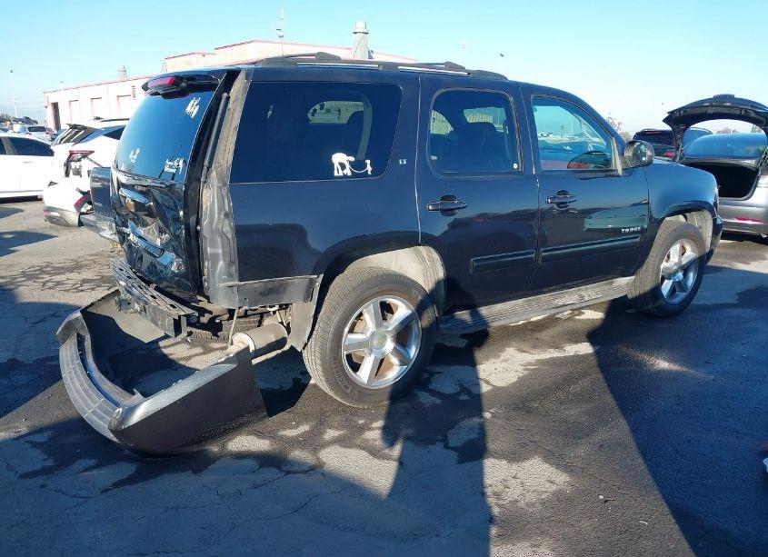 Photo 4 of 2013 Chevrolet Tahoe LT (VIN 1GNSCBE01DR171272)