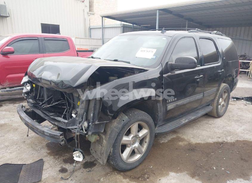 Photo 2 of 2011 Chevrolet Tahoe LT (VIN 1GNSCBE02BR119808)