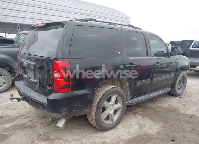 Photo 4 of 2011 Chevrolet Tahoe LT (VIN 1GNSCBE02BR119808)