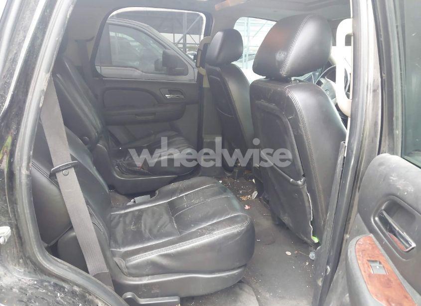 Photo 8 of 2011 Chevrolet Tahoe LT (VIN 1GNSCBE02BR119808)