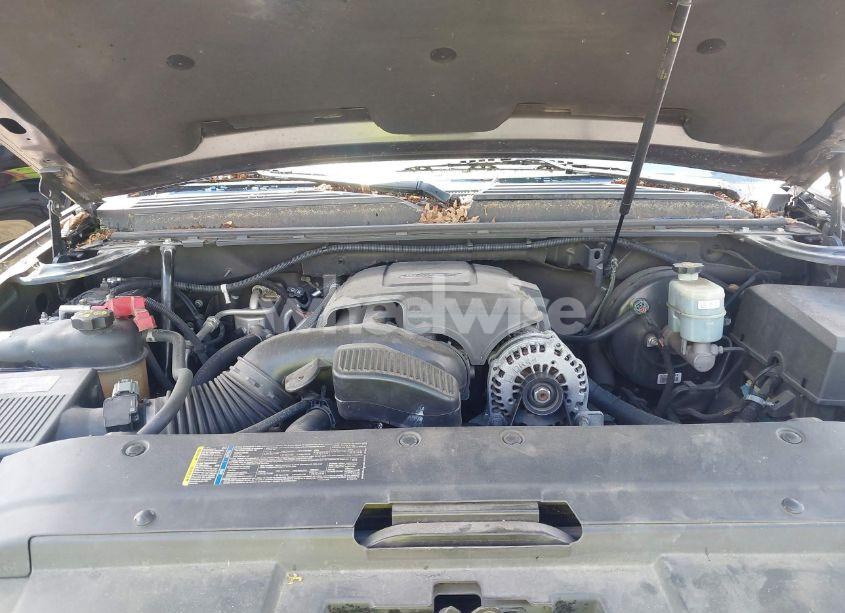 Photo 10 of 2011 Chevrolet Tahoe LT (VIN 1GNSCBE02BR156597)