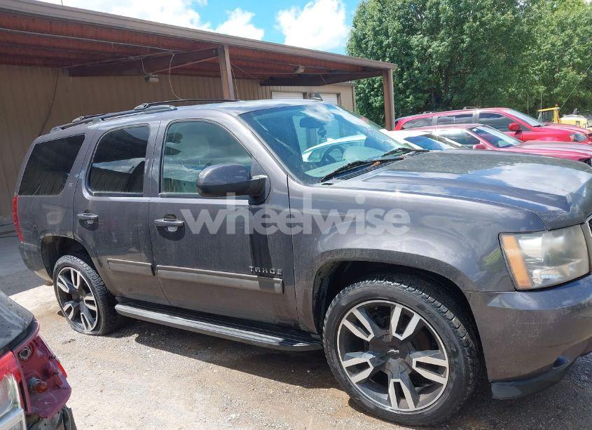 Photo 13 of 2011 Chevrolet Tahoe LT (VIN 1GNSCBE02BR156597)