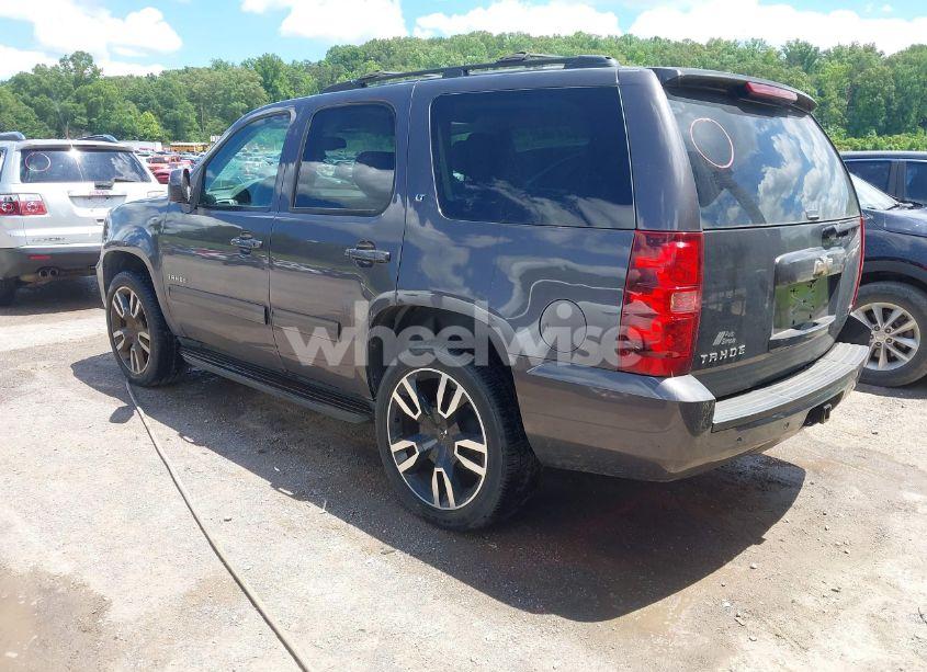 Photo 3 of 2011 Chevrolet Tahoe LT (VIN 1GNSCBE02BR156597)