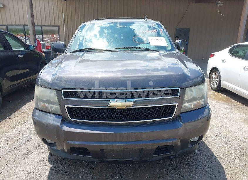 Photo 6 of 2011 Chevrolet Tahoe LT (VIN 1GNSCBE02BR156597)