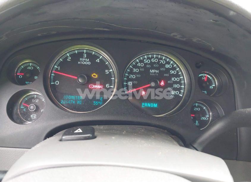 Photo 7 of 2011 Chevrolet Tahoe LT (VIN 1GNSCBE02BR156597)