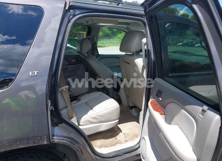 Photo 8 of 2011 Chevrolet Tahoe LT (VIN 1GNSCBE02BR156597)