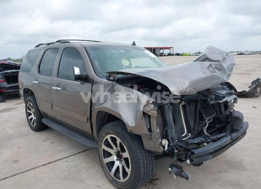 2011 Chevrolet Tahoe LT (VIN 1GNSCBE02BR342186) main photo
