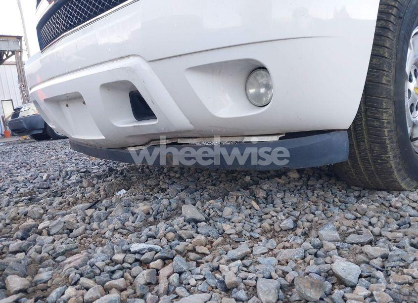 Photo 6 of 2012 Chevrolet Tahoe LT (VIN 1GNSCBE02CR101410)