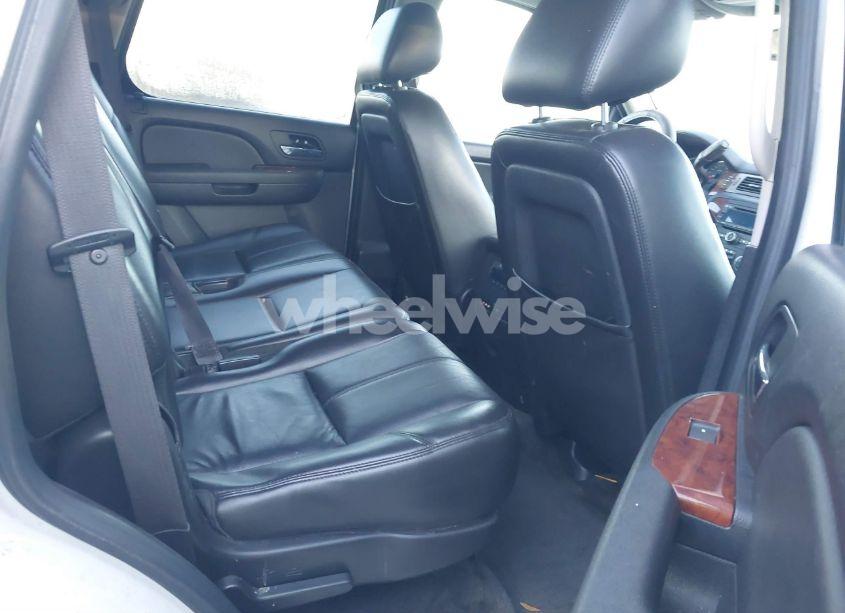 Photo 8 of 2012 Chevrolet Tahoe LT (VIN 1GNSCBE02CR101410)