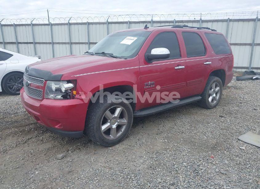 Photo 2 of 2013 Chevrolet Tahoe LT (VIN 1GNSCBE02DR309790)
