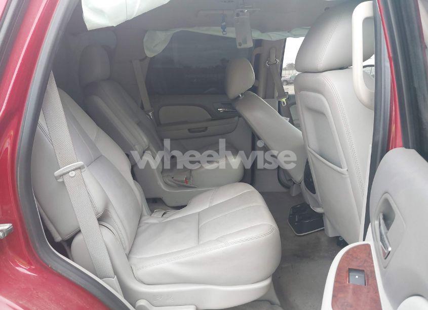 Photo 8 of 2013 Chevrolet Tahoe LT (VIN 1GNSCBE02DR309790)