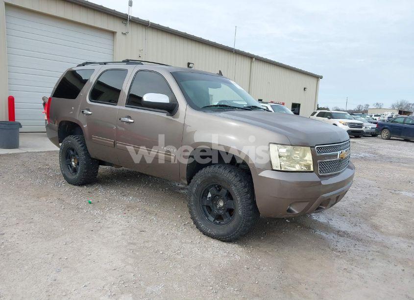 2013 Chevrolet Tahoe LT (VIN 1GNSCBE02DR379659) main photo