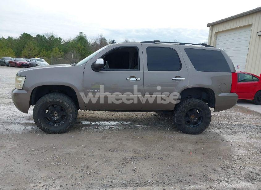 Photo 14 of 2013 Chevrolet Tahoe LT (VIN 1GNSCBE02DR379659)
