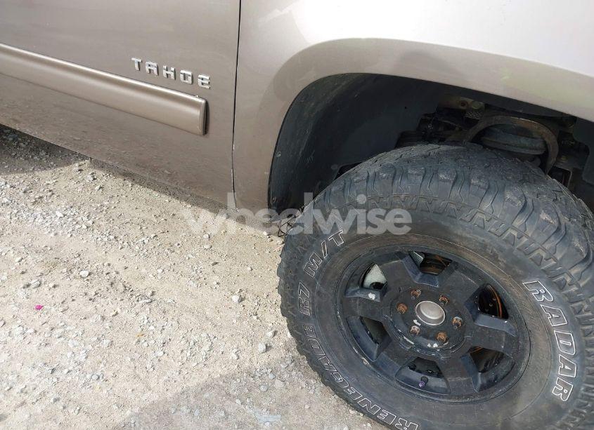 Photo 6 of 2013 Chevrolet Tahoe LT (VIN 1GNSCBE02DR379659)