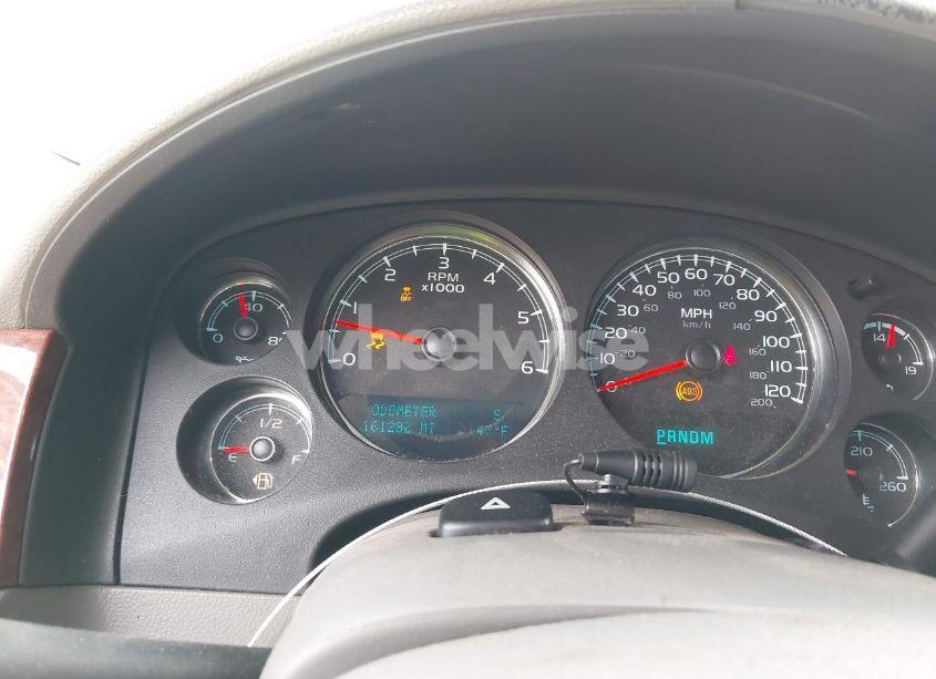 Photo 7 of 2013 Chevrolet Tahoe LT (VIN 1GNSCBE02DR379659)