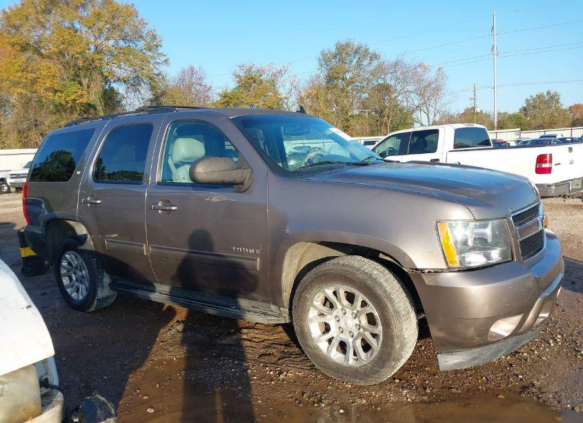 Photo 13 of 2014 Chevrolet Tahoe LT (VIN 1GNSCBE02ER215152)