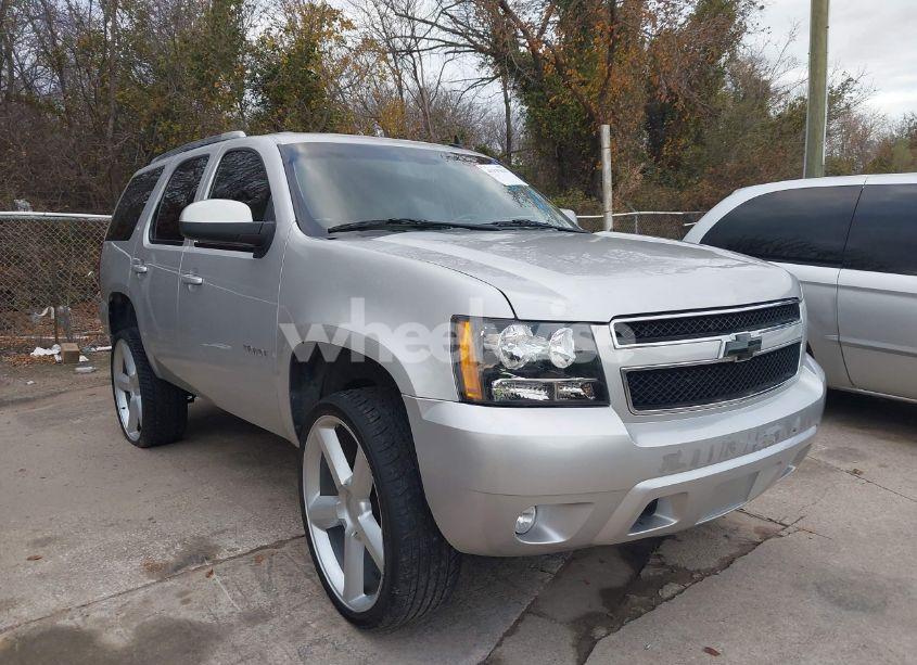 2011 Chevrolet Tahoe LT (VIN 1GNSCBE03BR193996) main photo