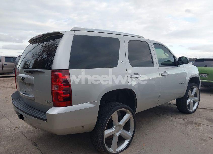 Photo 13 of 2011 Chevrolet Tahoe LT (VIN 1GNSCBE03BR193996)