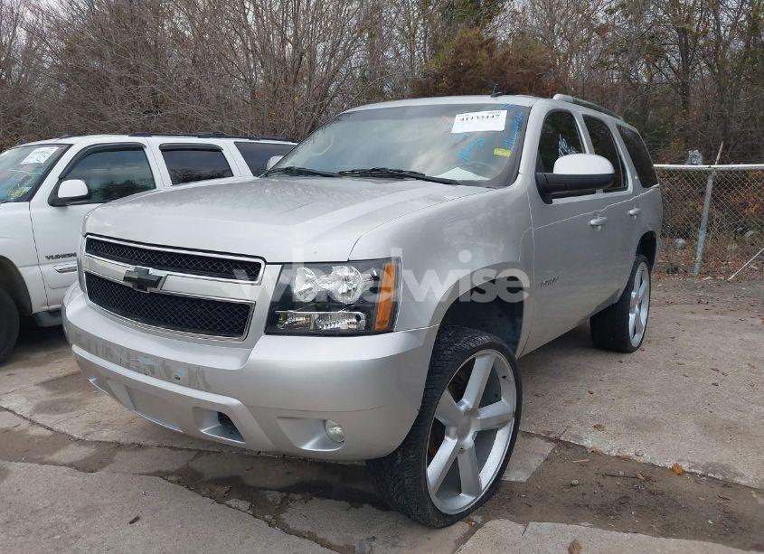Photo 2 of 2011 Chevrolet Tahoe LT (VIN 1GNSCBE03BR193996)