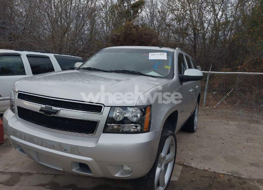 Photo 6 of 2011 Chevrolet Tahoe LT (VIN 1GNSCBE03BR193996)