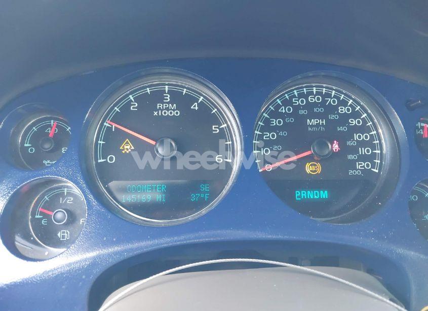 Photo 7 of 2011 Chevrolet Tahoe LT (VIN 1GNSCBE03BR193996)