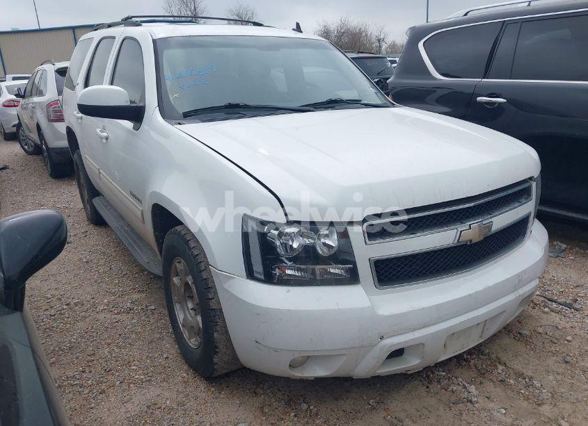 2011 Chevrolet Tahoe LT (VIN 1GNSCBE03BR380171) main photo