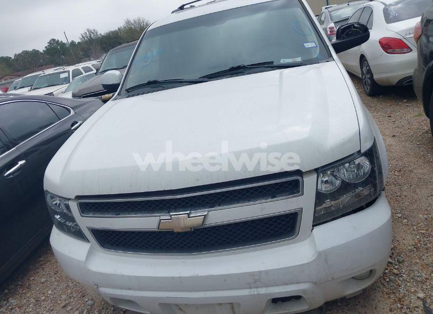 Photo 12 of 2011 Chevrolet Tahoe LT (VIN 1GNSCBE03BR380171)