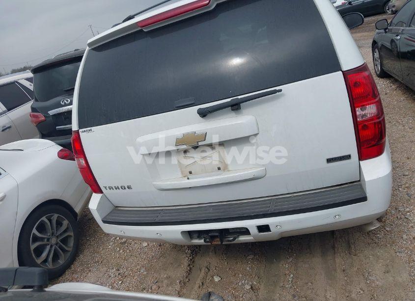 Photo 16 of 2011 Chevrolet Tahoe LT (VIN 1GNSCBE03BR380171)