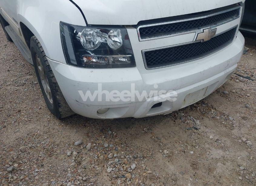 Photo 6 of 2011 Chevrolet Tahoe LT (VIN 1GNSCBE03BR380171)