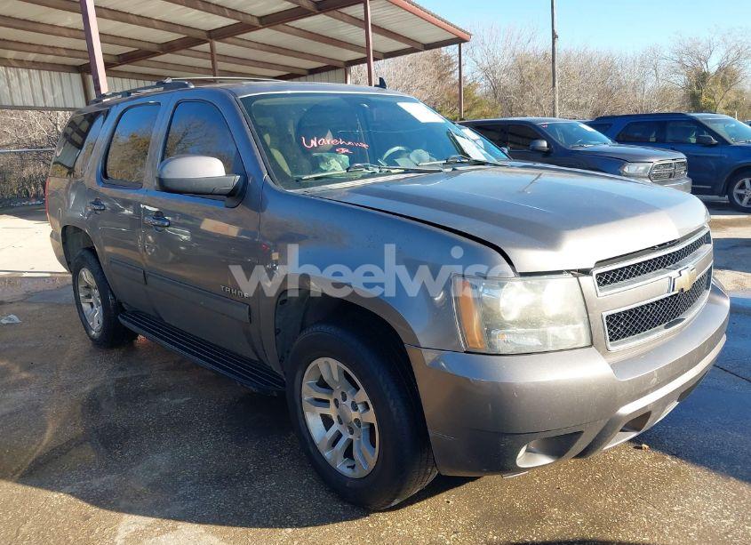 2011 Chevrolet Tahoe LT (VIN 1GNSCBE03BR390084) main photo