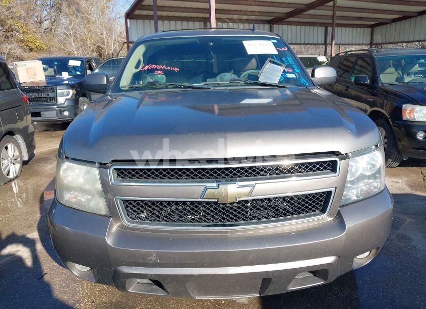 Photo 12 of 2011 Chevrolet Tahoe LT (VIN 1GNSCBE03BR390084)