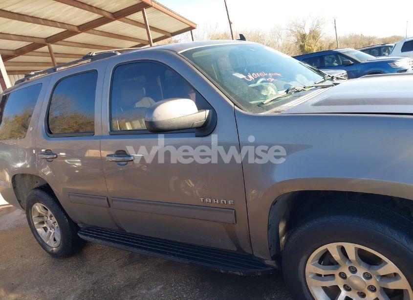 Photo 13 of 2011 Chevrolet Tahoe LT (VIN 1GNSCBE03BR390084)