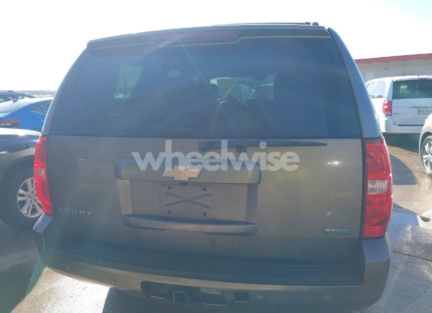 Photo 16 of 2011 Chevrolet Tahoe LT (VIN 1GNSCBE03BR390084)