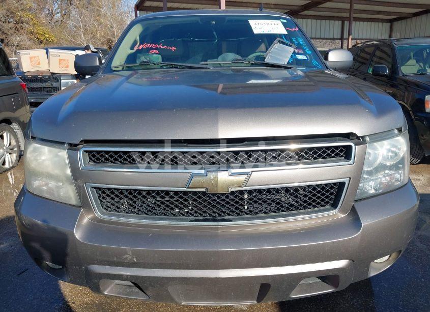 Photo 6 of 2011 Chevrolet Tahoe LT (VIN 1GNSCBE03BR390084)