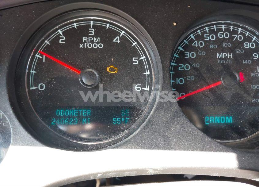 Photo 7 of 2011 Chevrolet Tahoe LT (VIN 1GNSCBE03BR390084)