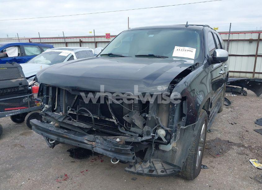 Photo 2 of 2012 Chevrolet Tahoe LT (VIN 1GNSCBE03CR141009)