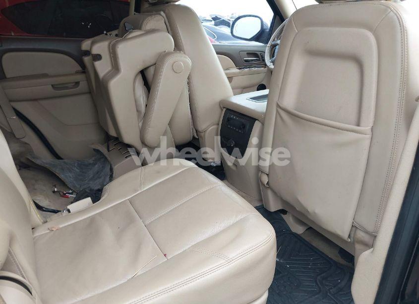 Photo 8 of 2012 Chevrolet Tahoe LT (VIN 1GNSCBE03CR141009)