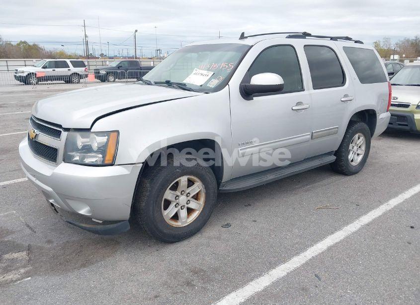Photo 2 of 2012 Chevrolet Tahoe LT (VIN 1GNSCBE03CR250361)