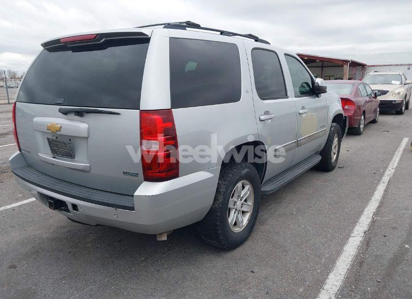 Photo 4 of 2012 Chevrolet Tahoe LT (VIN 1GNSCBE03CR250361)