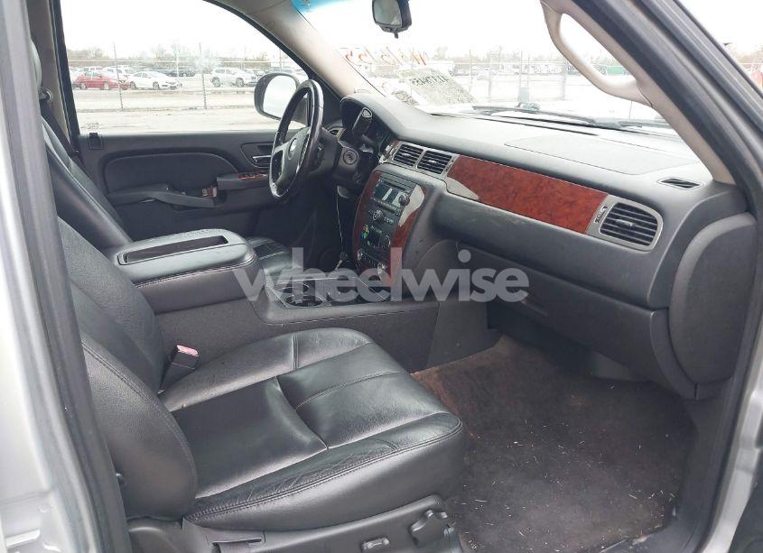 Photo 5 of 2012 Chevrolet Tahoe LT (VIN 1GNSCBE03CR250361)